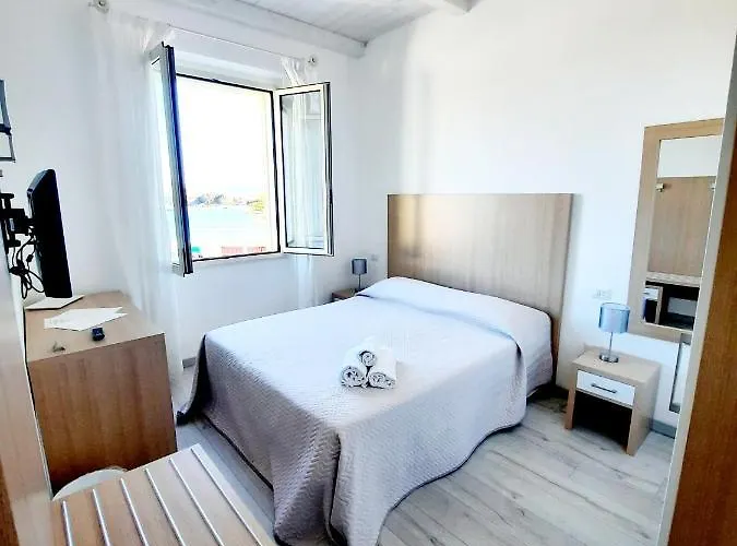 La Promenade Rooms&suites Pensión Olbia