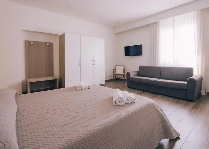 Pensión La Promenade Rooms&suites