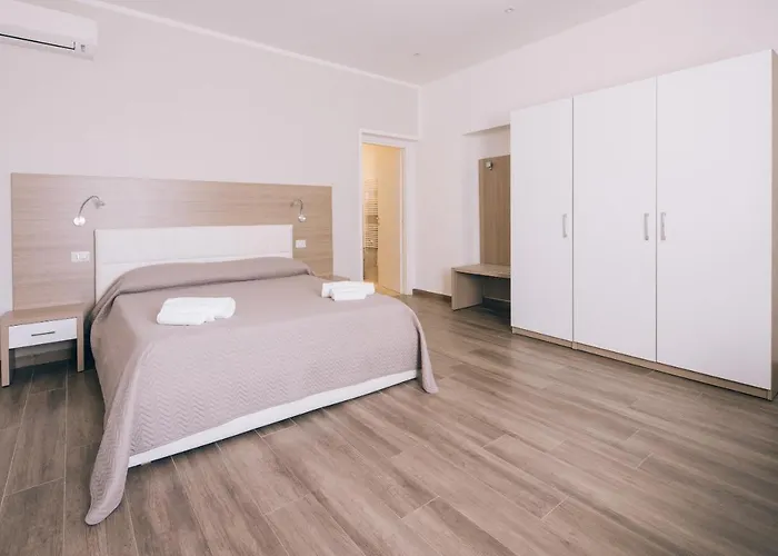 La Promenade Rooms&suites Pensión