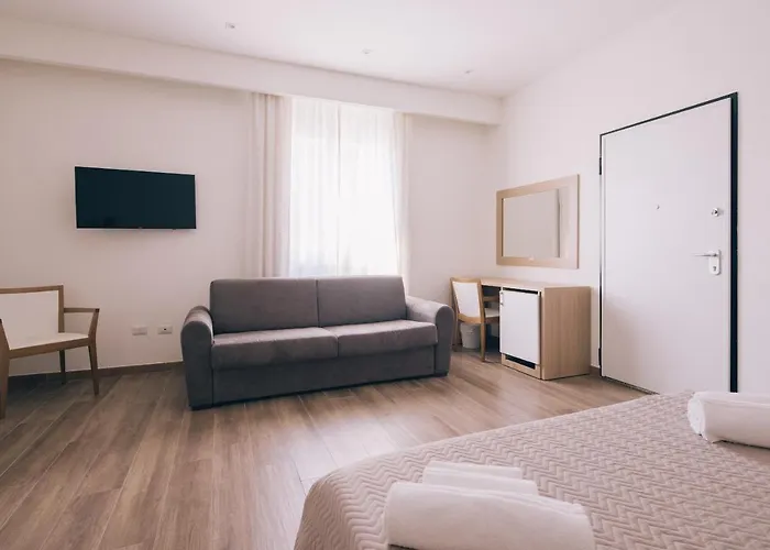 Pensión La Promenade Rooms&suites Olbia