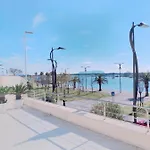 La Promenade & בית הארחה 4*