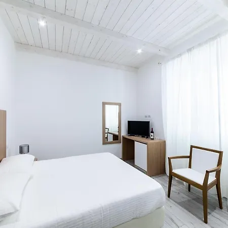 Pensión La Promenade Rooms&suites