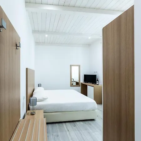 La Promenade & Affittacamere 4*