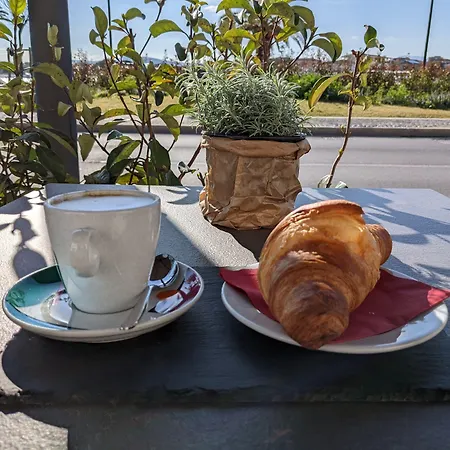 Guest house La Promenade & Olbia